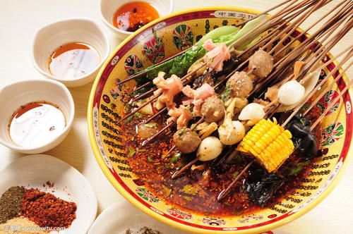 楊國福VS張亮，誰是中國麻辣燙之王？