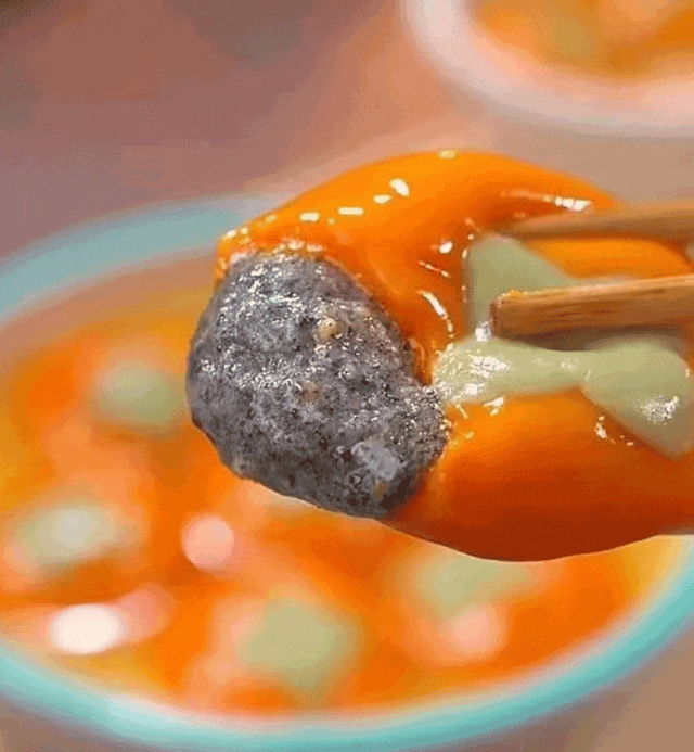 1702949801402960.gif 640.gif